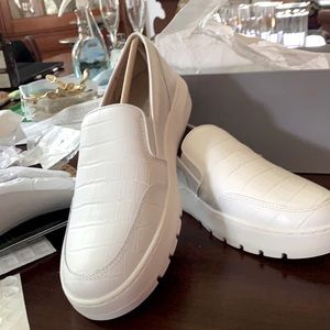 Vionic Dinora Crocodile Shoes